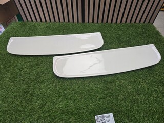 2x Planchet Sphinx, keramiek, wit